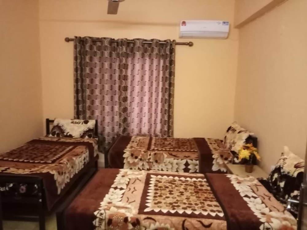Cliff - Hostel Room Type - Classic Triple Room
