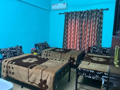 Cliff - Hostel Room Type - Triple Room  Shared Bathroom without AC