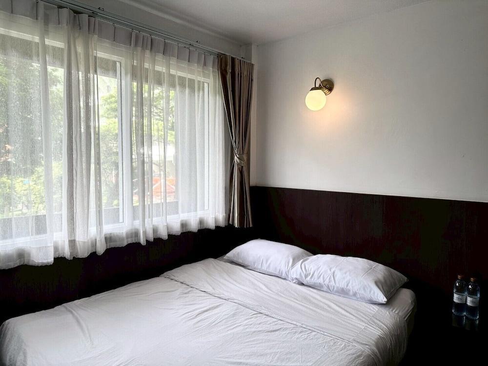 Four Sisters Hostel Room Type - Standard Double Room, Non Smoking, Private Bathroom