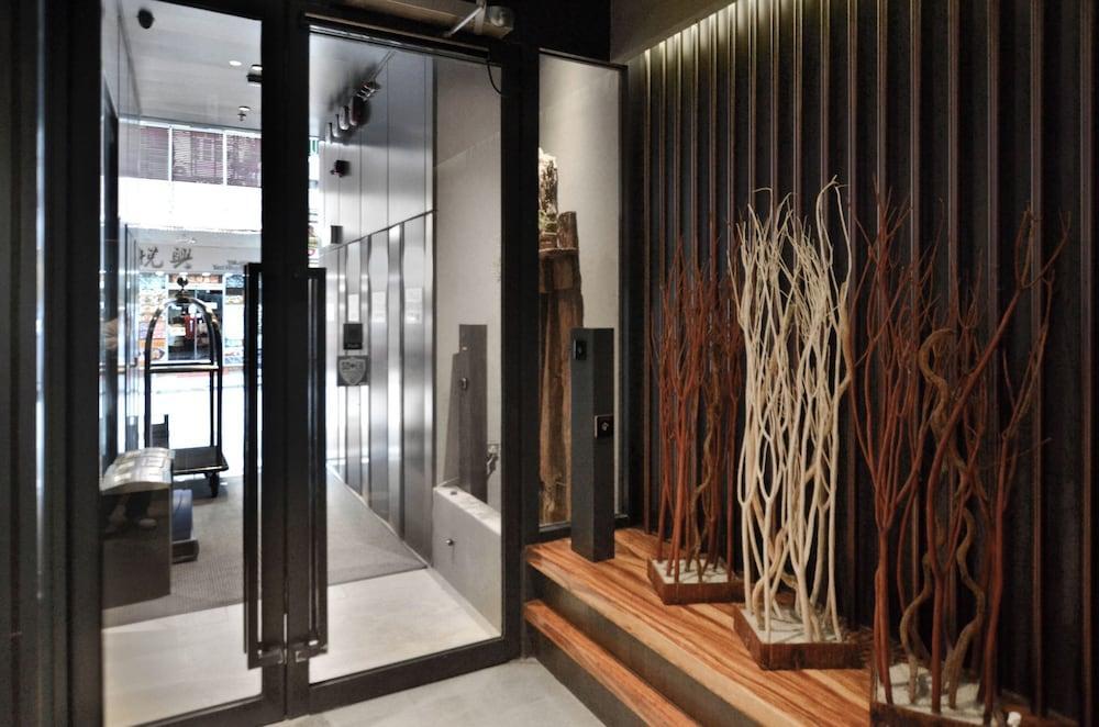 Eco Tree Hotel Causeway Bay - Tap to explore photos