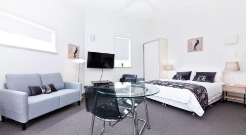 Excelsior Apartments Room Type - Queen Studio - Disability Access