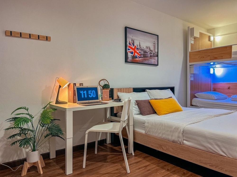 Click Hostel Room Type - Family Room With Bathroom (VIP1)