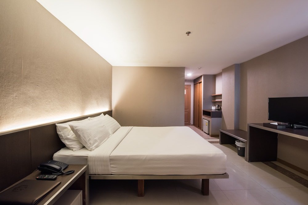 Bangkok City Suite - Tap to explore photos