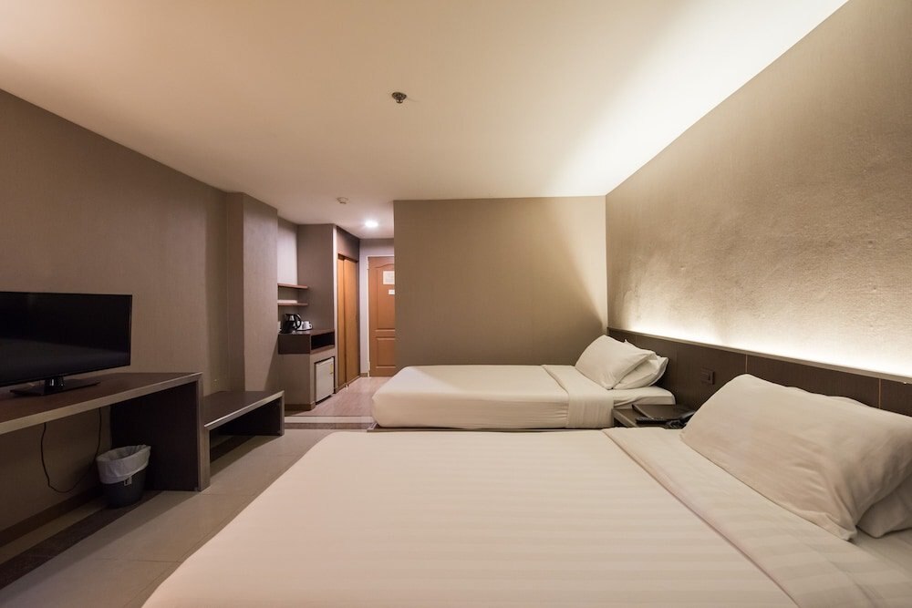 Bangkok City Suite Room Type - Deluxe Twin Room