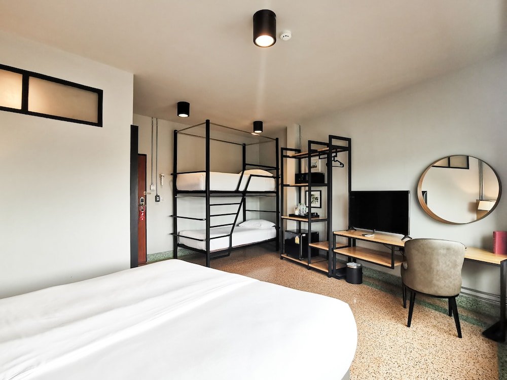 W22 by Burasari Room Type - Family room only