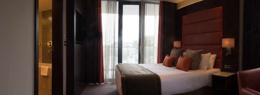 St George Hotel Wembley Room Type - Superior Double Room St George Hotel Wembley Room Type - Superior Double Room