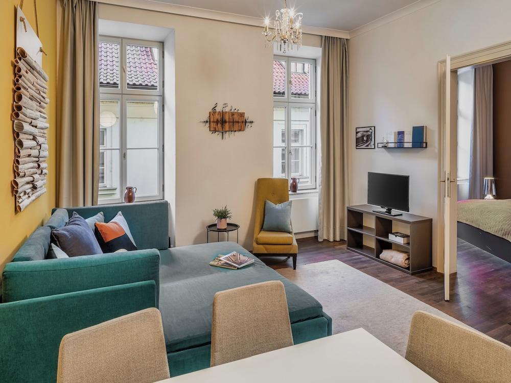 4 Arts Apartments by Adrez Living Room Type - Apartment, 1 Bedroom (Smetana)