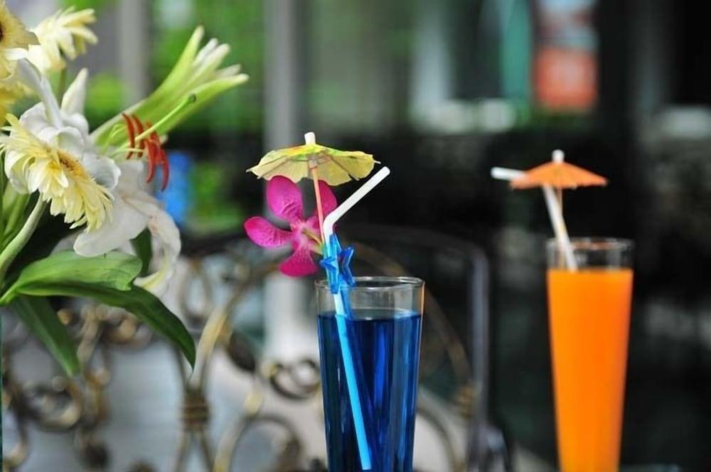Aspira Skyy Sukhumvit 1 - Tap to explore photos