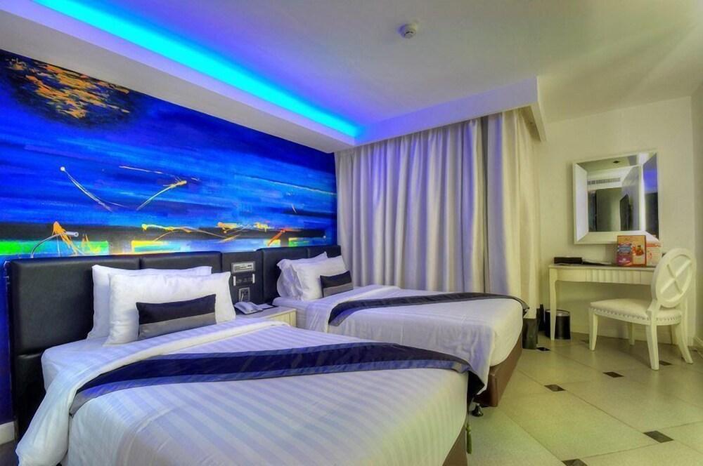 Aspira Skyy Sukhumvit 1  Room Type - Deluxe Double or Twin Room