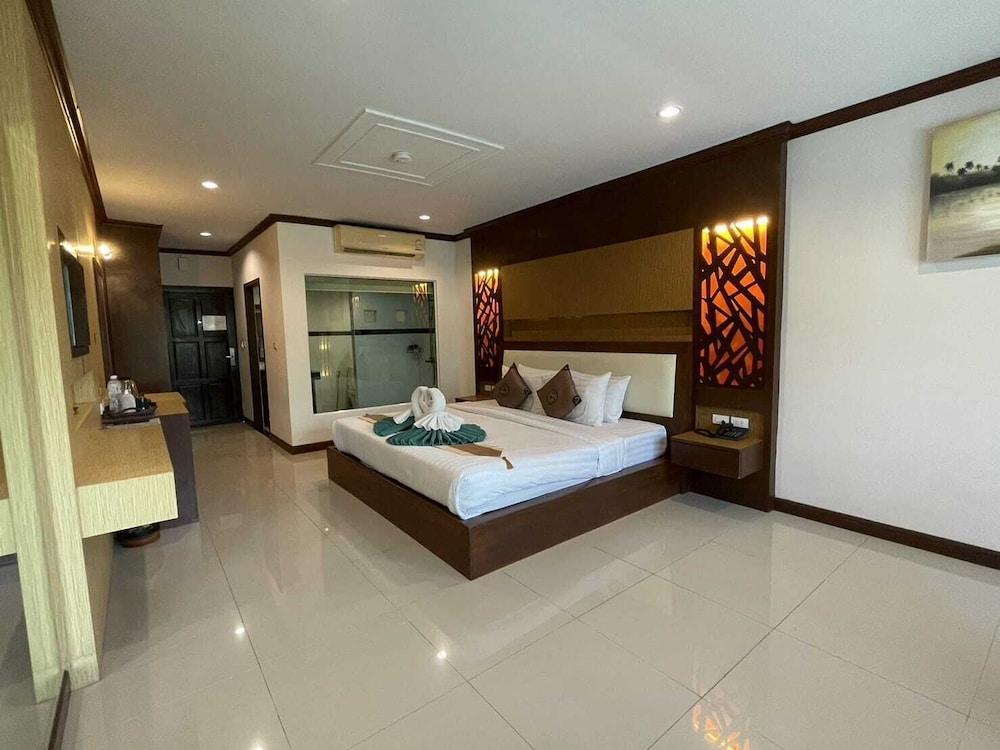 Chivatara Resort & Spa Bang Tao Beach - Tap to explore photos