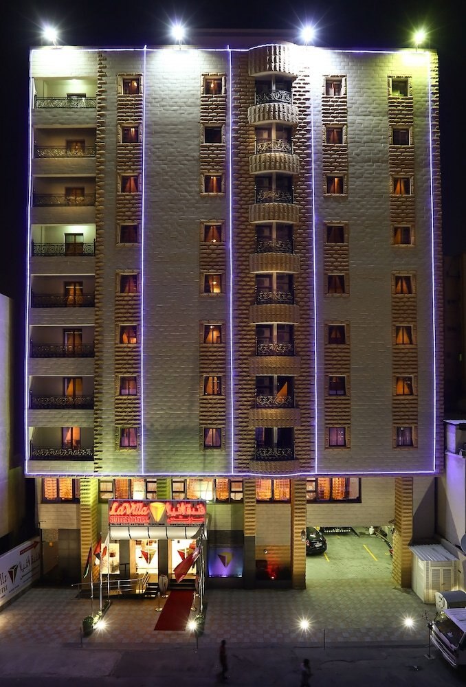 La Villa Suites Hotel - Tap to explore photos
