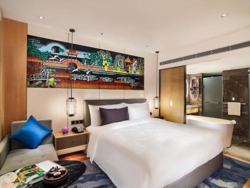 The Garden Hotel Guangzhou - Discover 26 cultural treasures with hotel Golden Tour Guide - Tap to explore photos