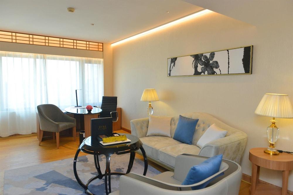 The Garden Hotel Guangzhou Room Type - Kapok 66 Non-Smoking Twin Bed Suite