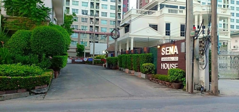 Sena house Paholyothin30 - Tap to explore photos