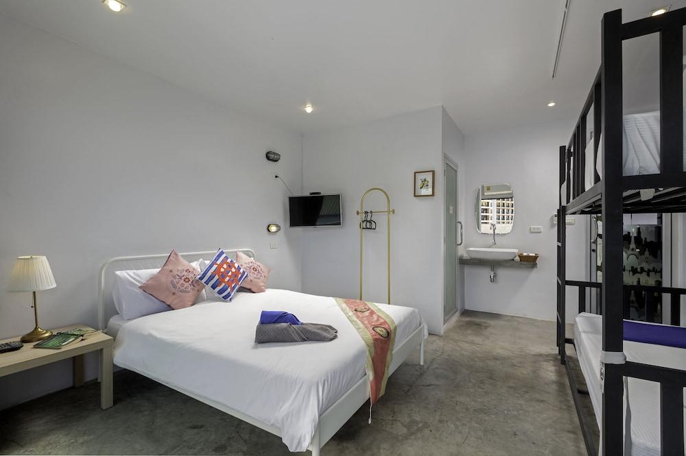 Hip Hostel Room Type - Signature Quadruple Room, Mixed Dorm, Terrace, City View Hip Hostel Room Type - Signature Quadruple Room, Mixed Dorm, Terrace, City View