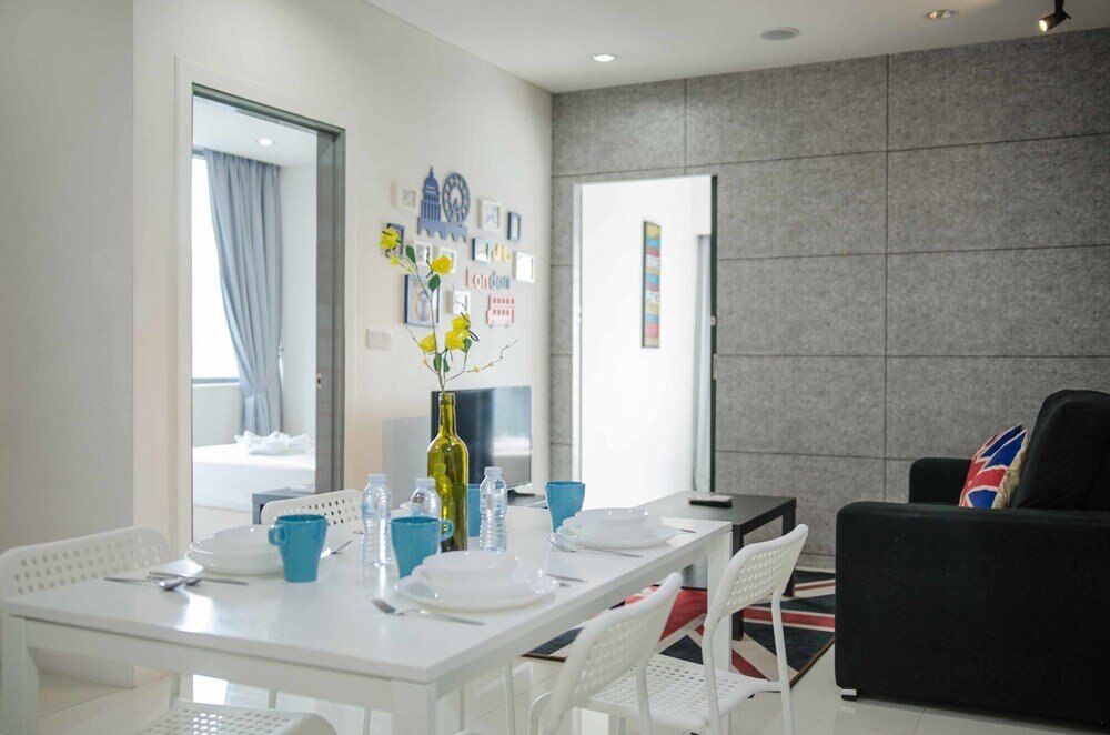 Mercu Summer Suite KLCC at Penguin Homes Room Type - 2 Bedroom Suite