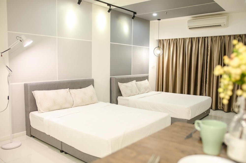 Mercu Summer Suite KLCC at Penguin Homes Room Type - Studio Family Premium
