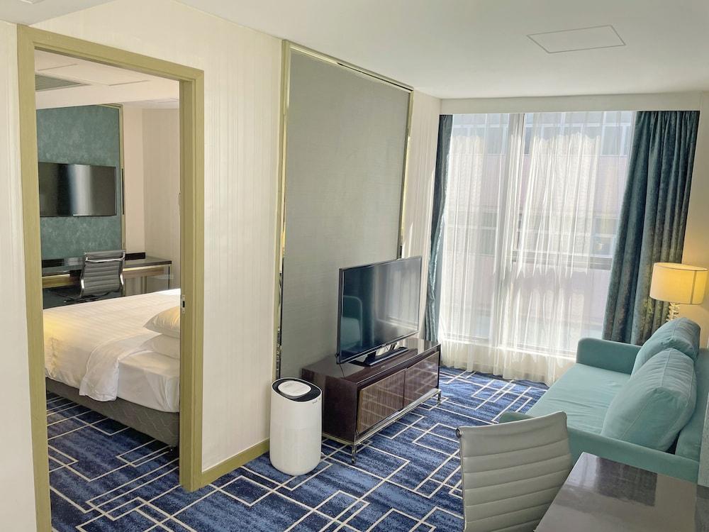 Dorsett Tsuen Wan Room Type - Family Suite with Sofa Bed