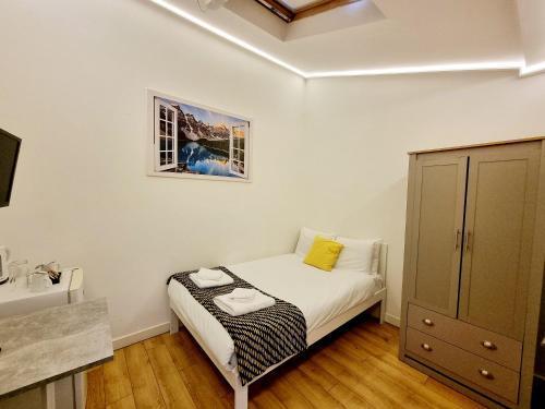 London Stay Apartments - Tap to explore photos