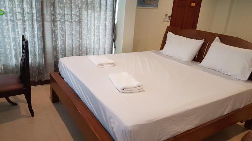 Samsen Sam Place Room Type - Deluxe Double Studio