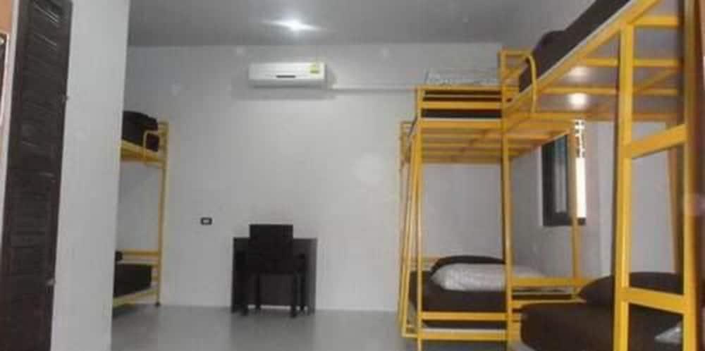 Sunny Hostel Phuket Room Type - 7Beds Mixed Dorm Aircondition