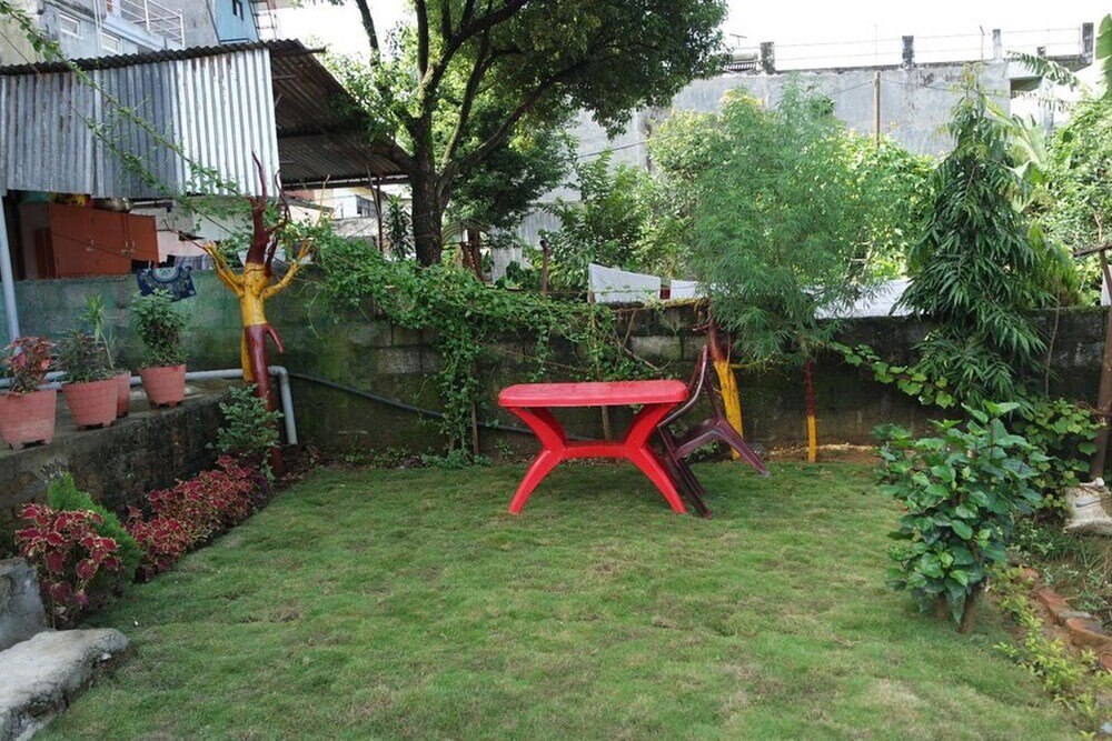 Pokhara Youth Hostel - Tap to explore photos