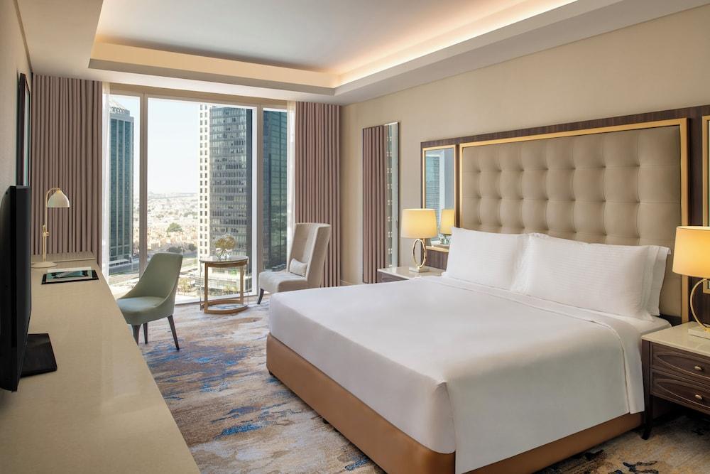 Dusit Doha Hotel Room Type - Premier Room, 1 King Bed (High Floor)