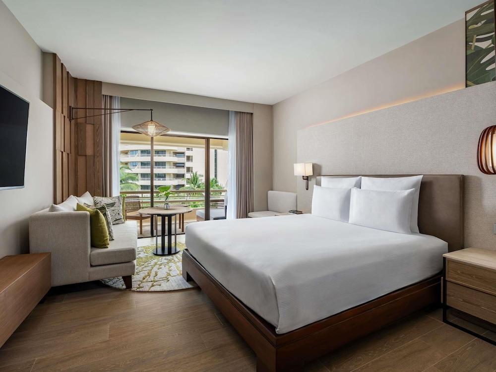Pullman Phuket Karon Beach Resort Room Type - Deluxe Plus Garden View King Pullman Phuket Karon Beach Resort Room Type - Deluxe Plus Garden View King