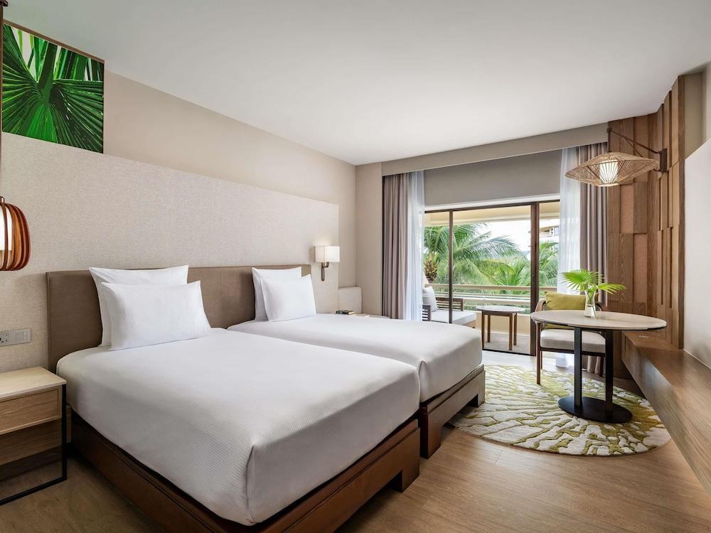 Pullman Phuket Karon Beach Resort Room Type - Deluxe Twin Garden View Pullman Phuket Karon Beach Resort Room Type - Deluxe Twin Garden View
