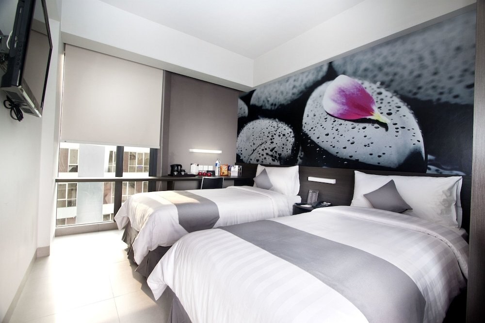 NEO Tendean Jakarta by ASTON Room Type - Standard Room
