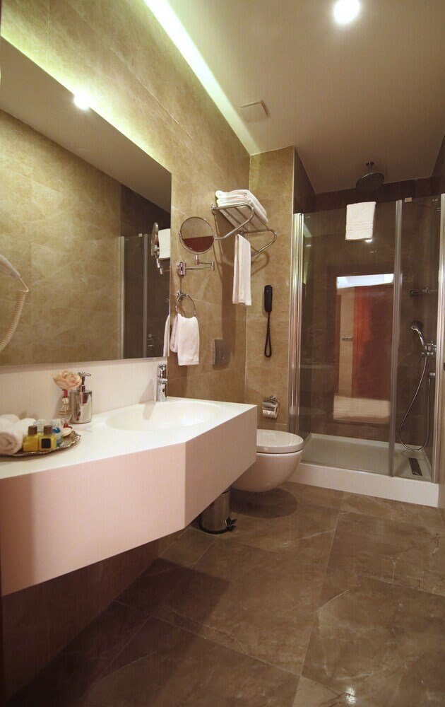 Park By Clover Istanbul 2 1 7 8 Hotel Price Address Reviews