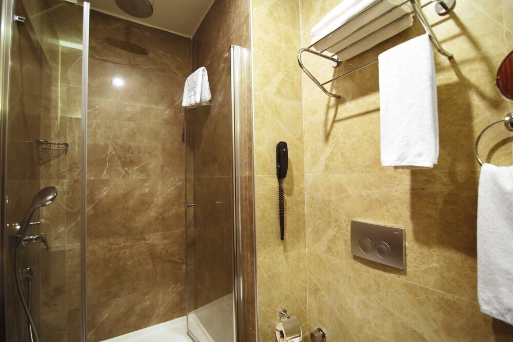 Park By Clover Istanbul 2 1 7 8 Hotel Price Address Reviews