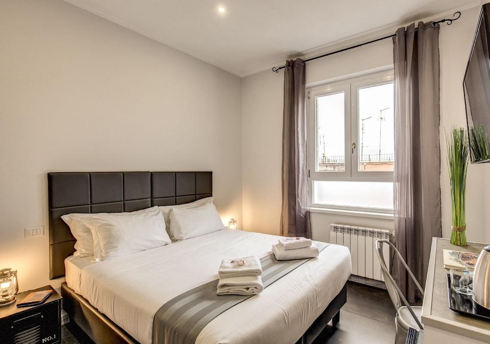 Floor 6 Boutique Rooms by DOT Suites Room Type - Standard Double or Twin Room