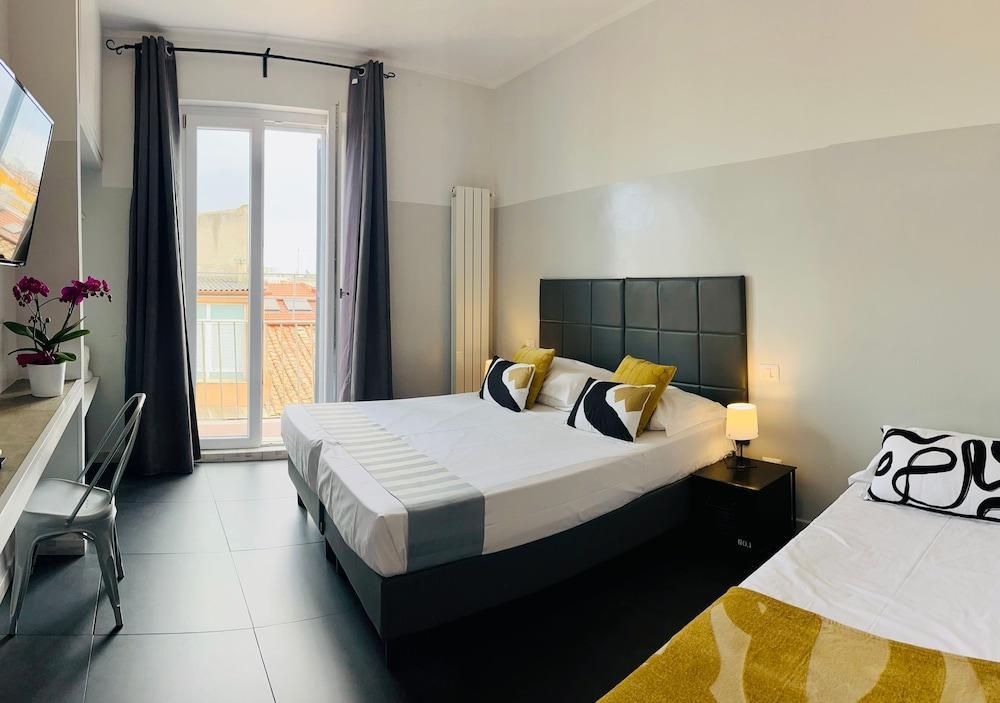 Floor 6 Boutique Rooms by DOT Suites Room Type - Triple Room, Balcony Floor 6 Boutique Rooms by DOT Suites Room Type - Triple Room, Balcony