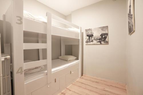 Cheers Vintage - Hostel Room Type - Bed In 4-Bed Female Dormitory Room