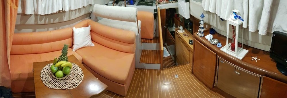 Yacht Suite Civitavecchia - Tap to explore photos