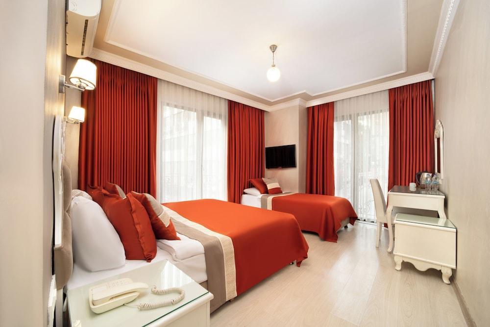 Deluxe Newport Hotel - Old City Room Type - Deluxe Triple Room