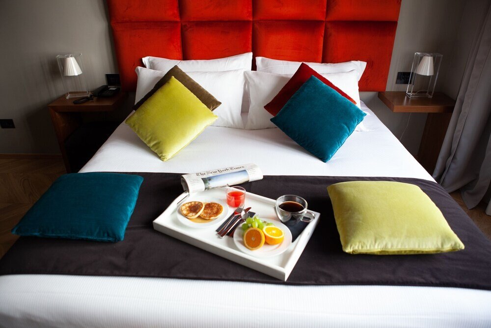 Triviho Hotel Room Type - Deluxe Double Room