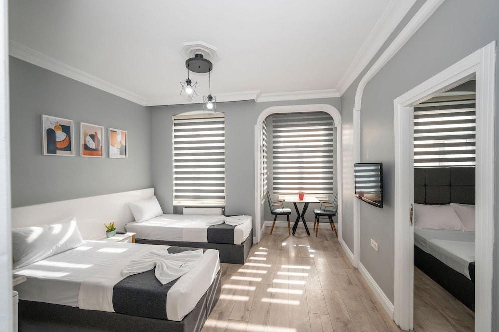 Butterfly Suites Room Type - N) Four Bedroom Apartment Connection Butterfly Suites Room Type - N) Four Bedroom Apartment Connection