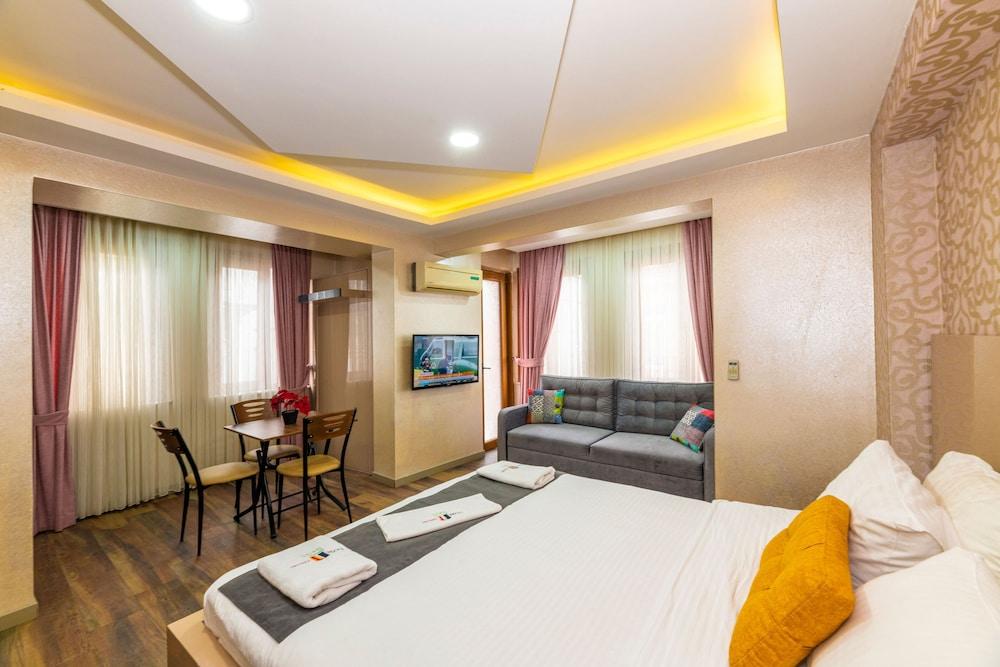 Butterfly Suites Room Type - G) Deluxe Suite