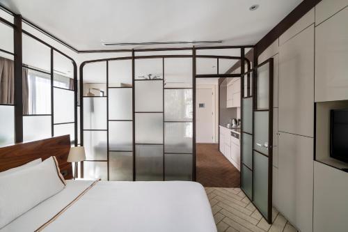 Upsuites Hotel Room Type - Superior Suite Upsuites Hotel Room Type - Superior Suite