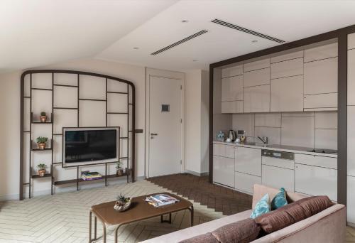 Upsuites Hotel Room Type - Deluxe Suite Upsuites Hotel Room Type - Deluxe Suite
