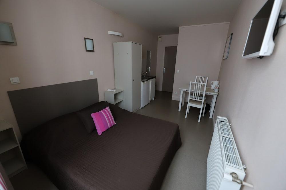 Hôtel du Roussillon Room Type - Superior Studio, 1 Double Bed