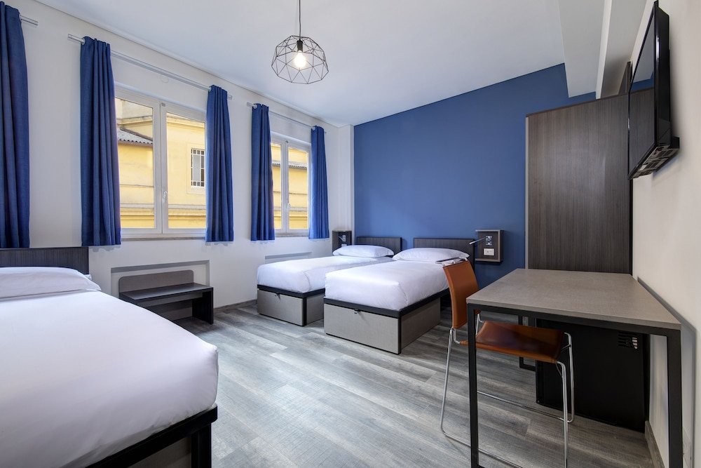 The RomeHello - Hostel Room Type - Triple Room, Private Bathroom The RomeHello - Hostel Room Type - Triple Room, Private Bathroom