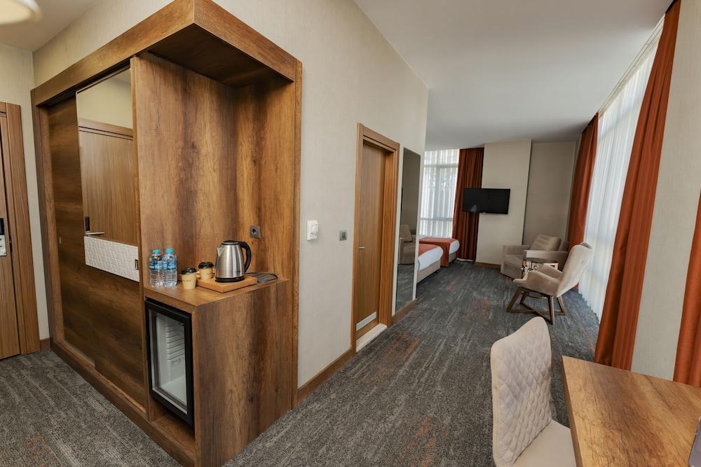 Vespia Hotel Room Type - Family Quadruple Room, 2 Bedrooms, Smoking