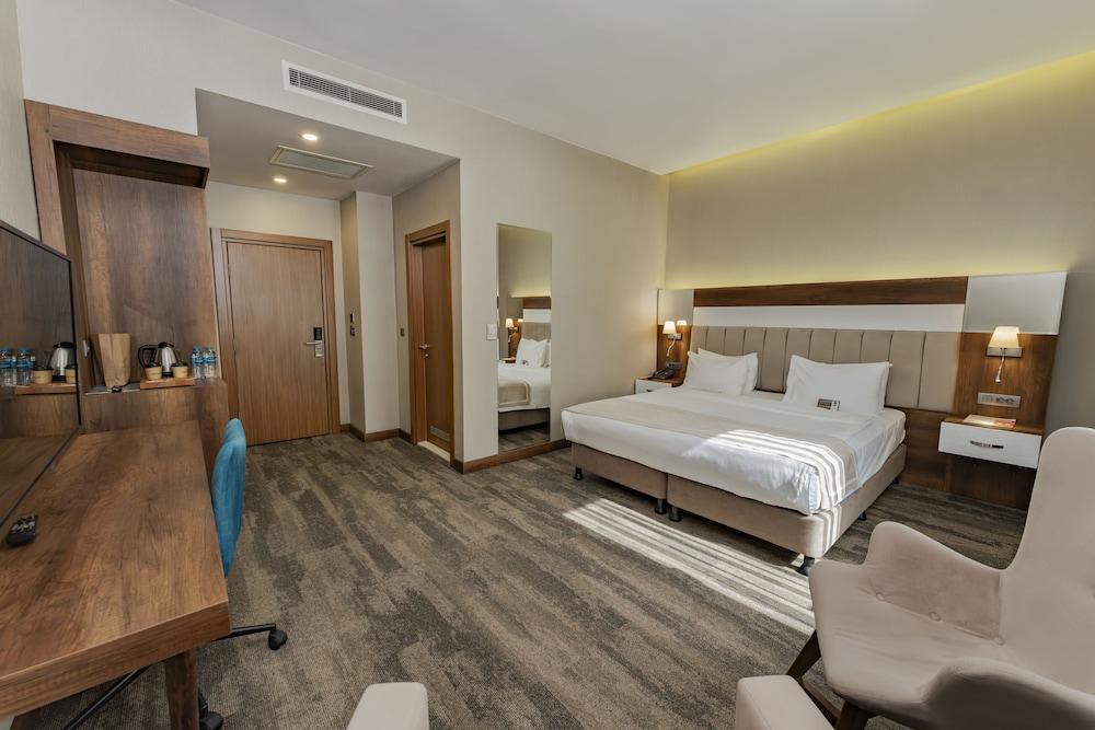 Vespia Hotel Room Type - Deluxe Double Room
