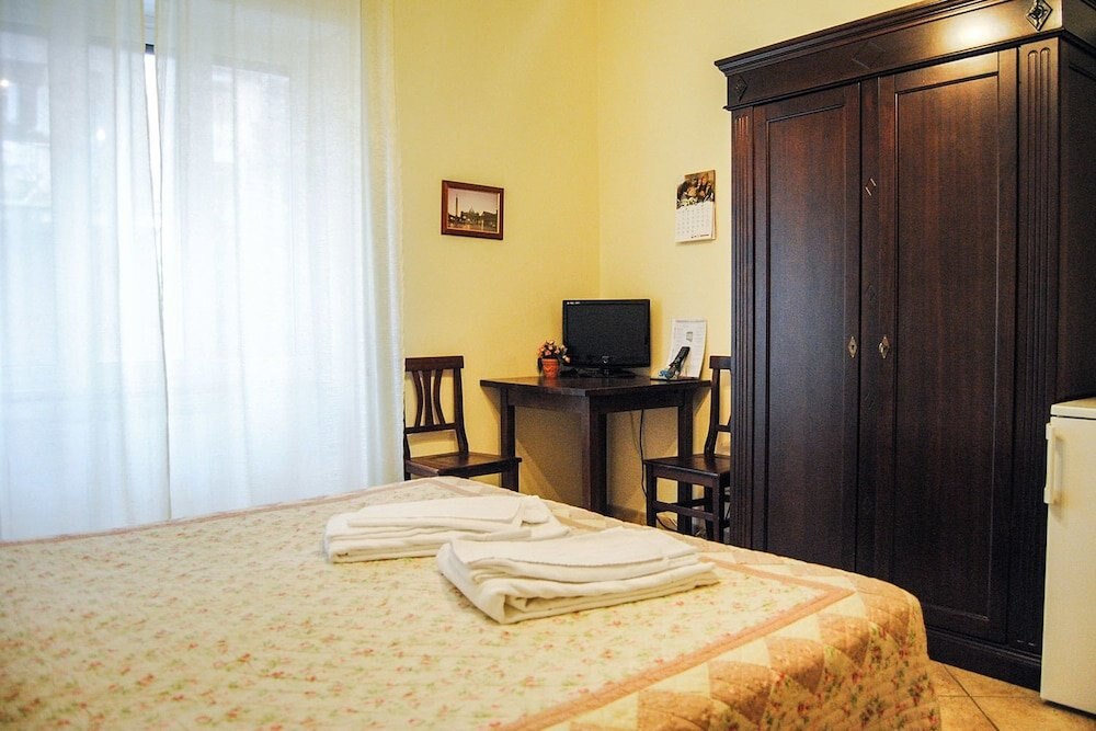 Ianus Guest House - Tap to explore photos