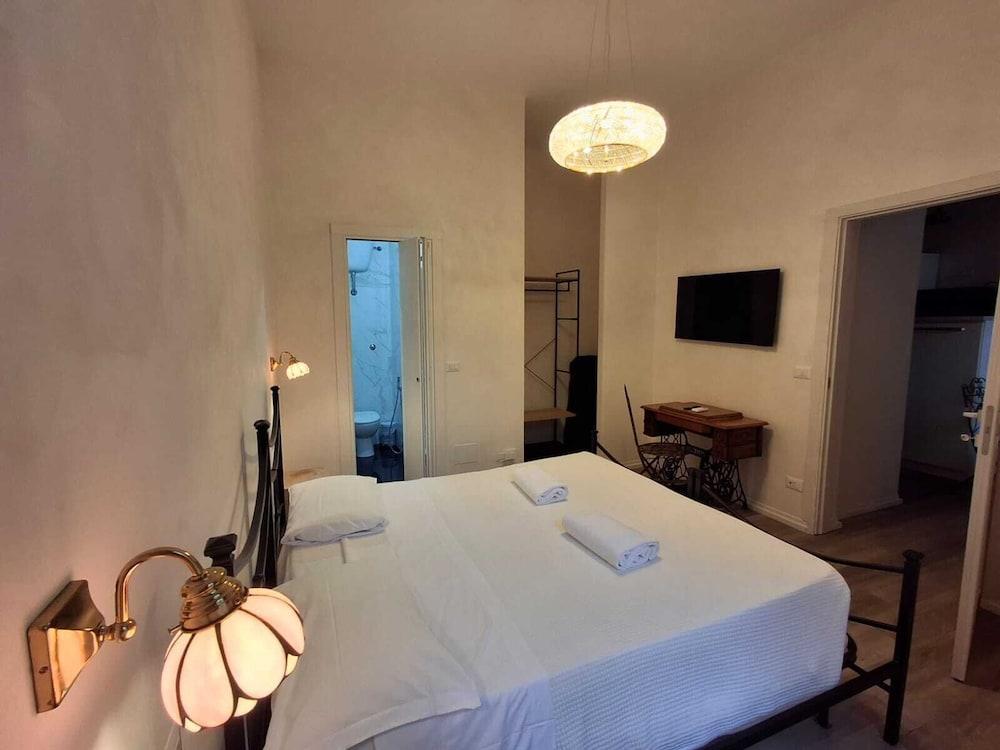 Lighthouse Suites Trastevere - Tap to explore photos