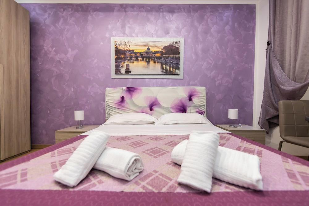 ImperialeTop Room Type - Violet Room - private bathroom not in room