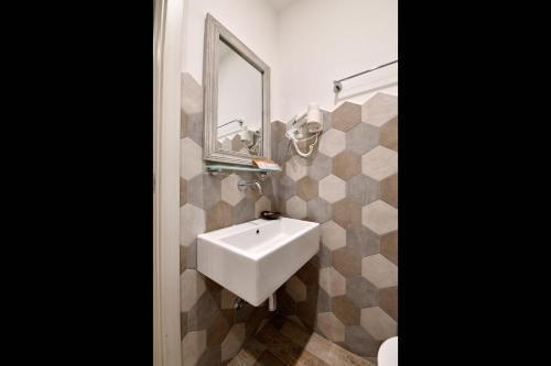 Relais Barberini - Tap to explore photos